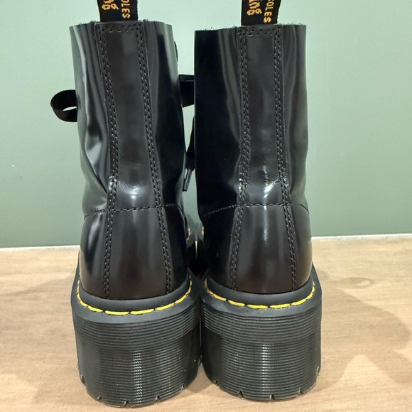 Dr. Martens MOLLY WOMEN'S LEATHER PLATFORM BOOTS - Picture 7 of 7